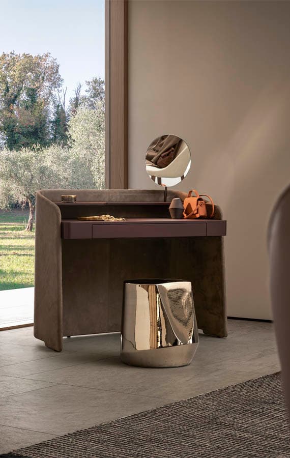 Casegoods Vanity thumbnail 3