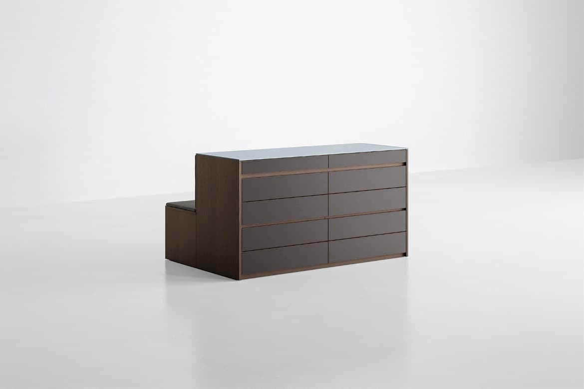 Walk In Closet Island Up Design thumbnail 3