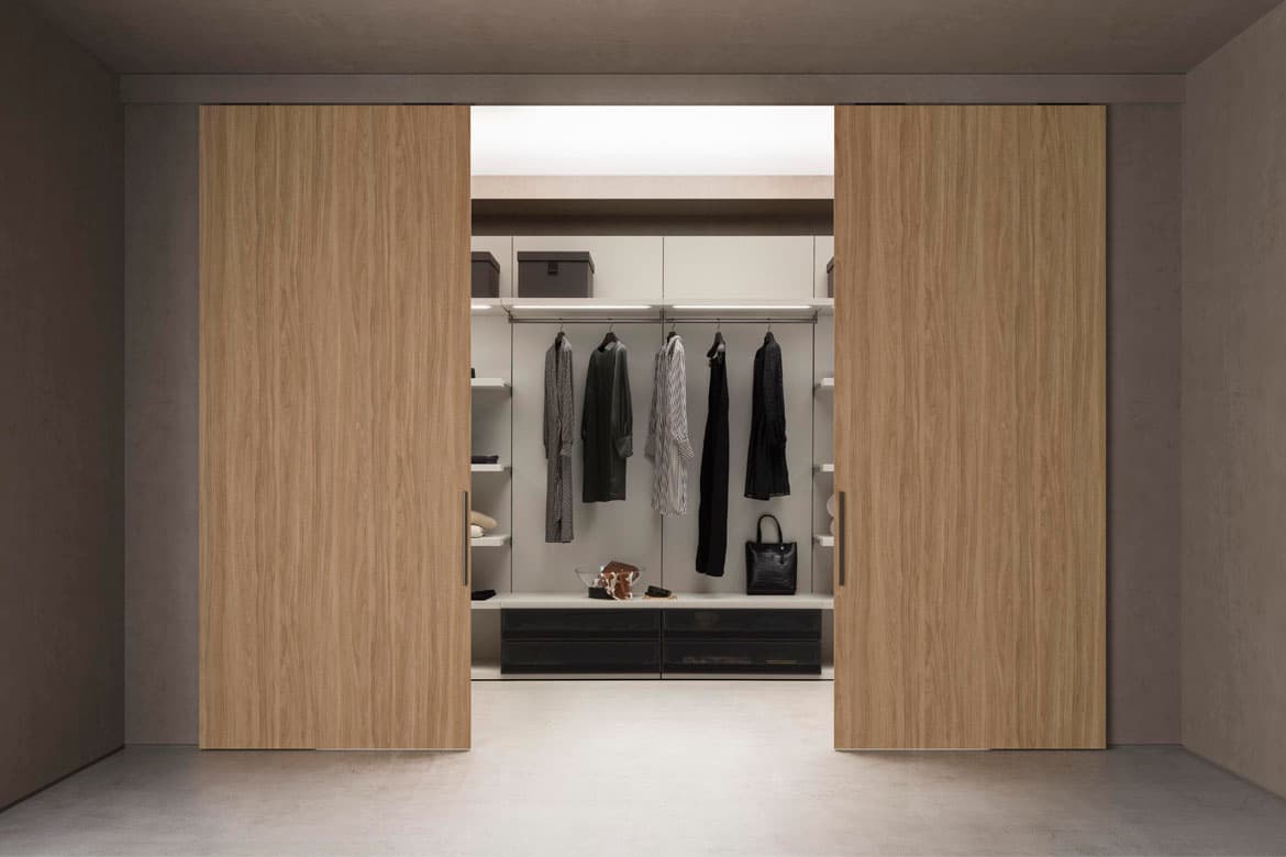 Walk In Closet Vista