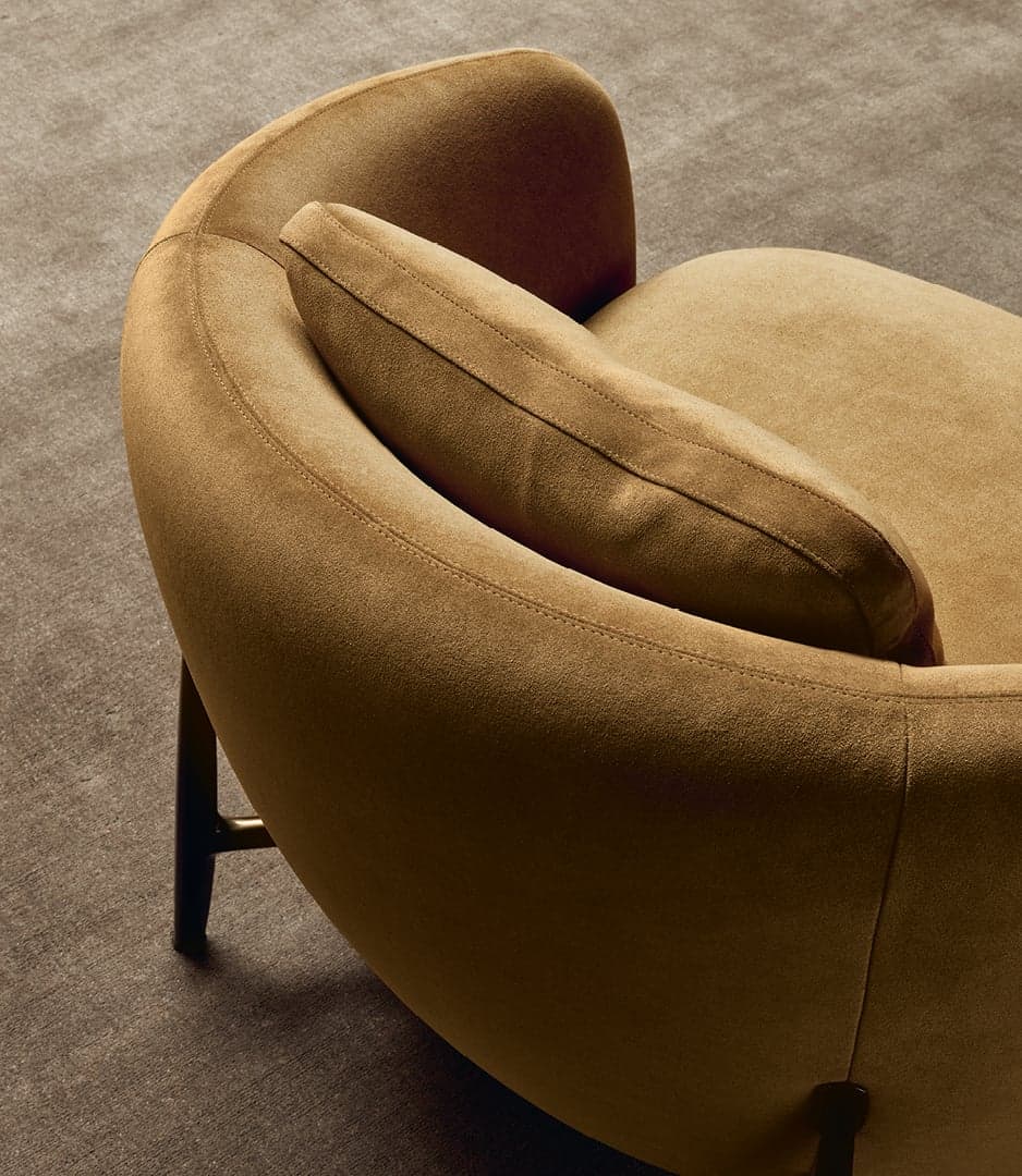 Gentleman Reserved thumbnail 2