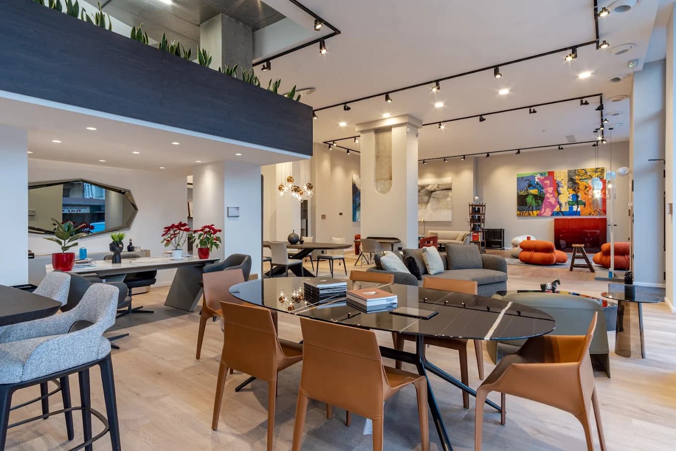 Атриум салон ентериер