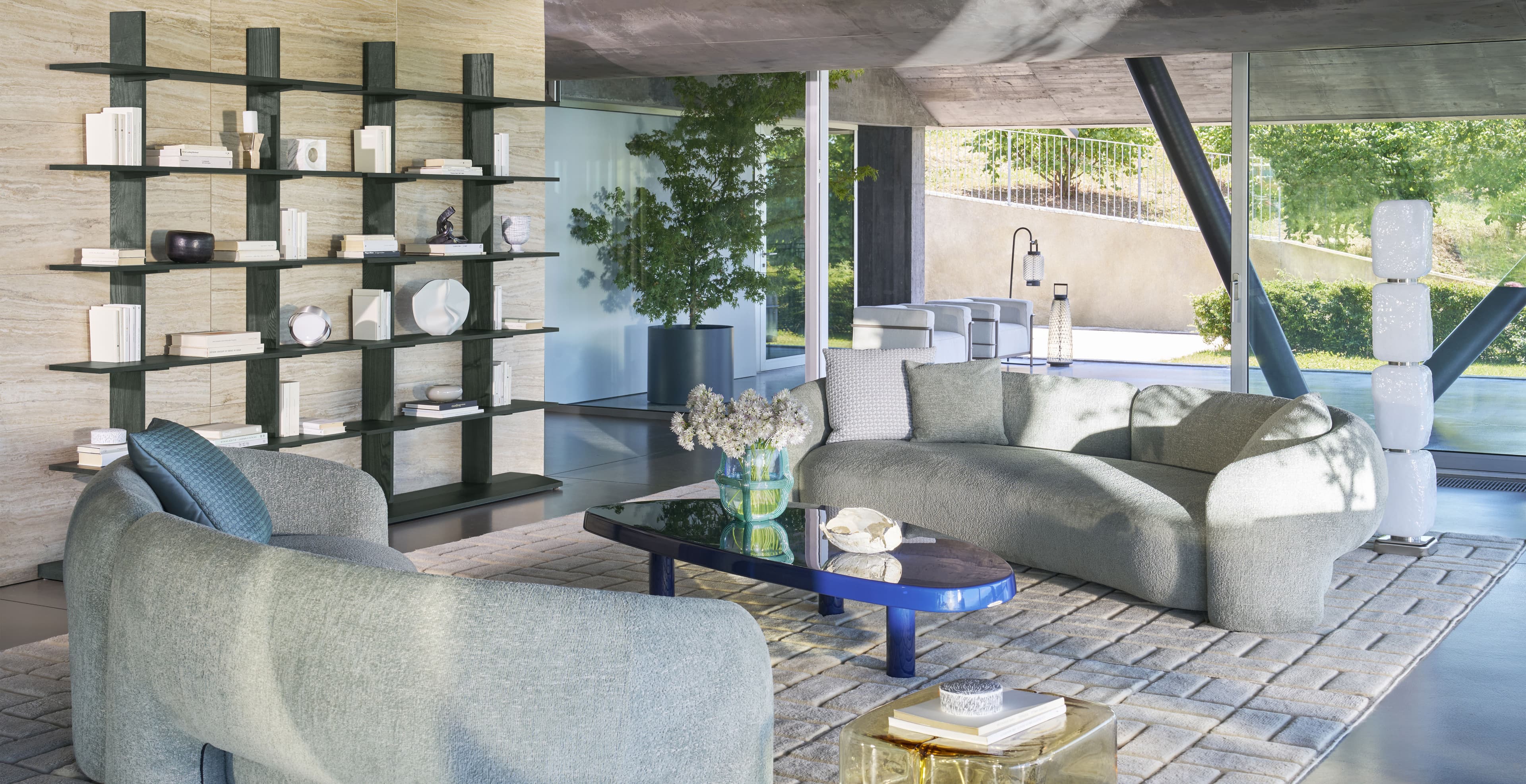 FF.Spine | wall-mounted with floor base