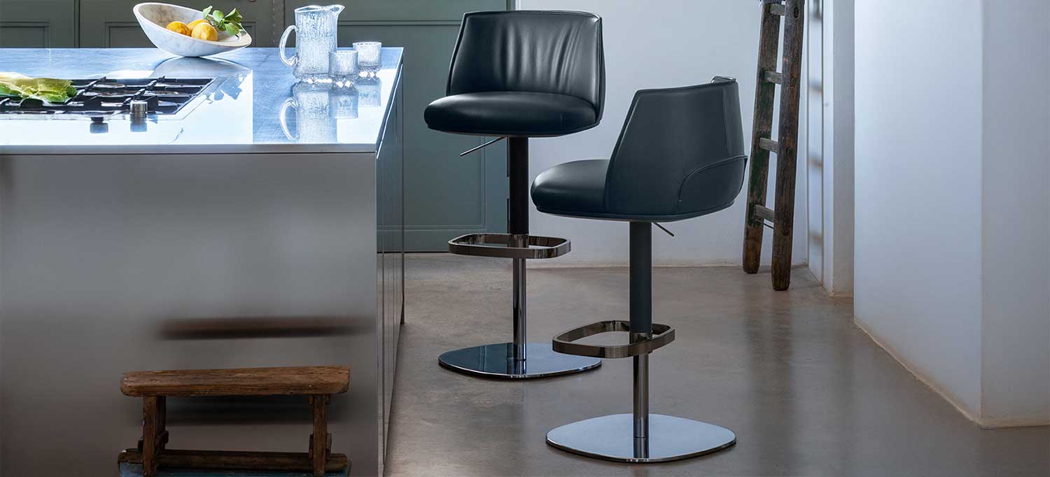 Archibald | Stool with steel base