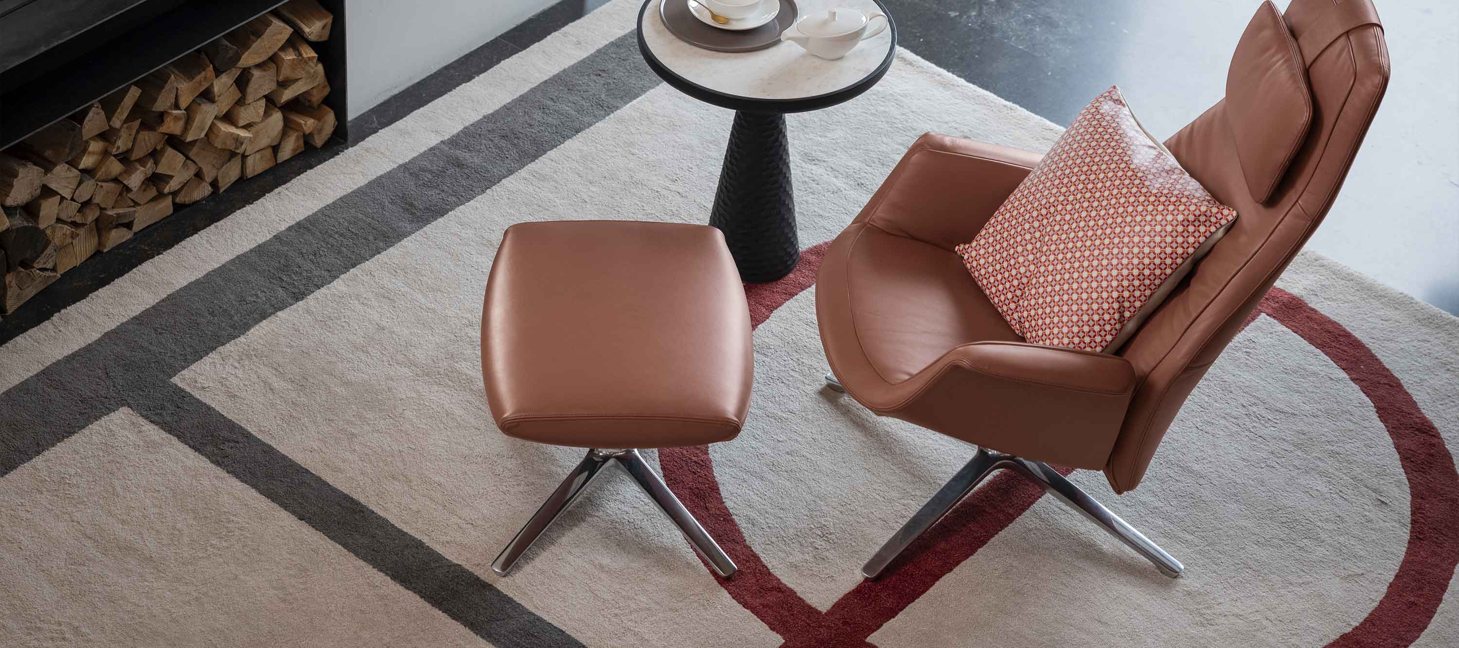 Downtown Lounge | Ottoman