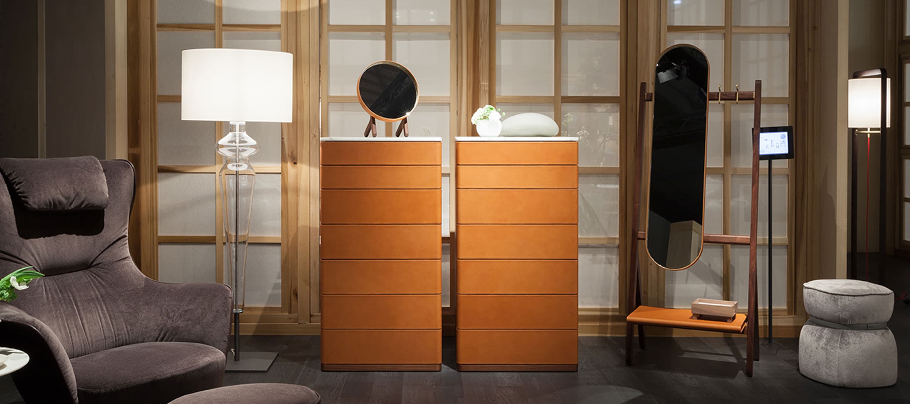 Ren | Standing mirror with hangers