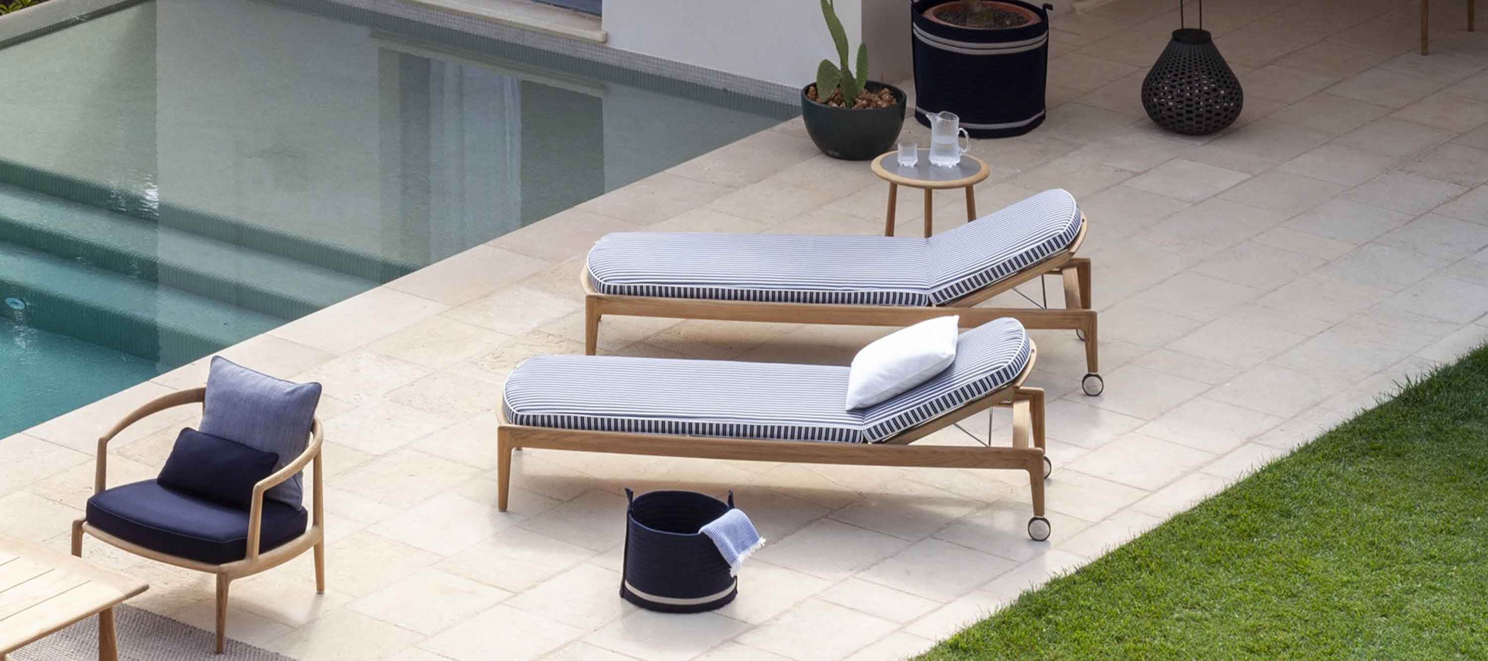 The Secret Garden | Sunbed