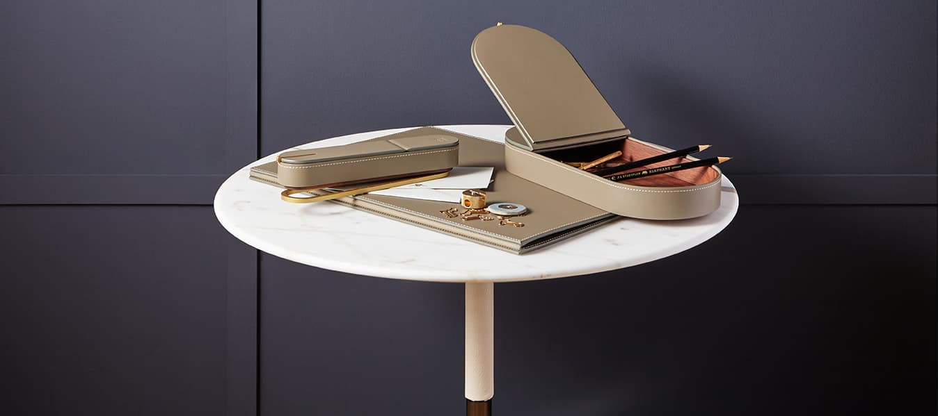 Zhuang | Desk Accessories